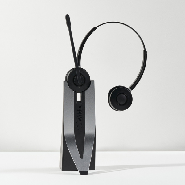 Auricular inalámbrico plantronics voyager focus uc microsoft b825